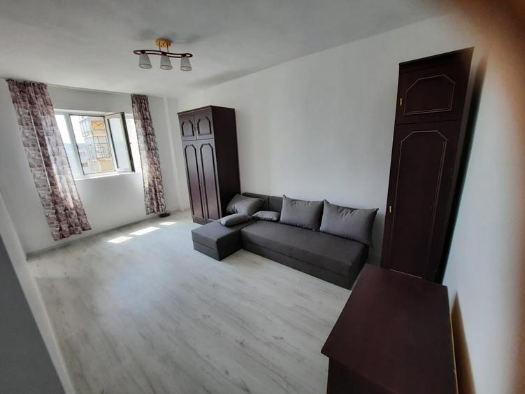 Garsoniera,etaj 4/10, Pacurari