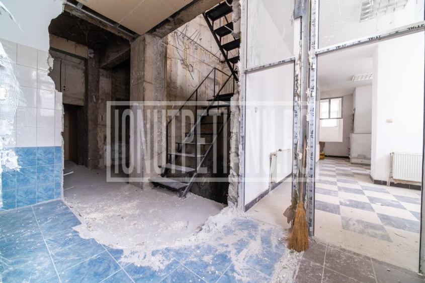 Spatiu comercial Bd Unirii Piața Alba Iulia Parter + 1etaj