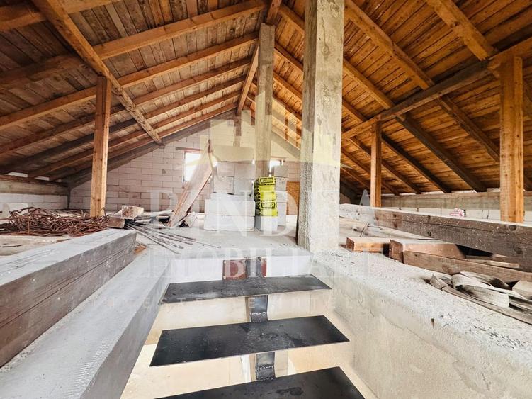 Casa individuala P+ M Pischia 167mp utili, 723mp teren