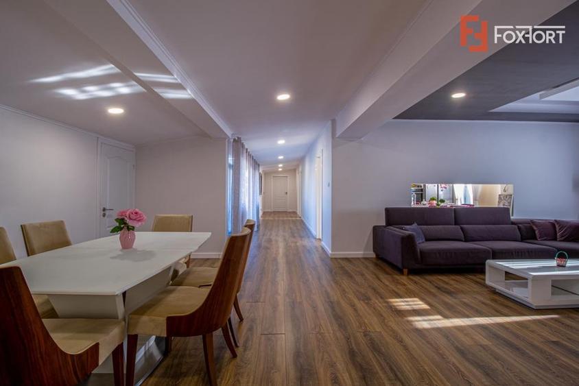 Casa 3 camere cu spatiu comercial in Carani - ID V4331