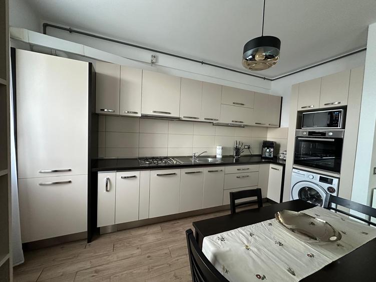 Se inchirieaza ultracentral,apartament cu 2 camere,rezidenta lux,bloc nou,etaj 2