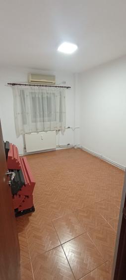 4 camere et 1 vedere spate Stefan cel Mare metrou 600 m - parc Circului 400 m