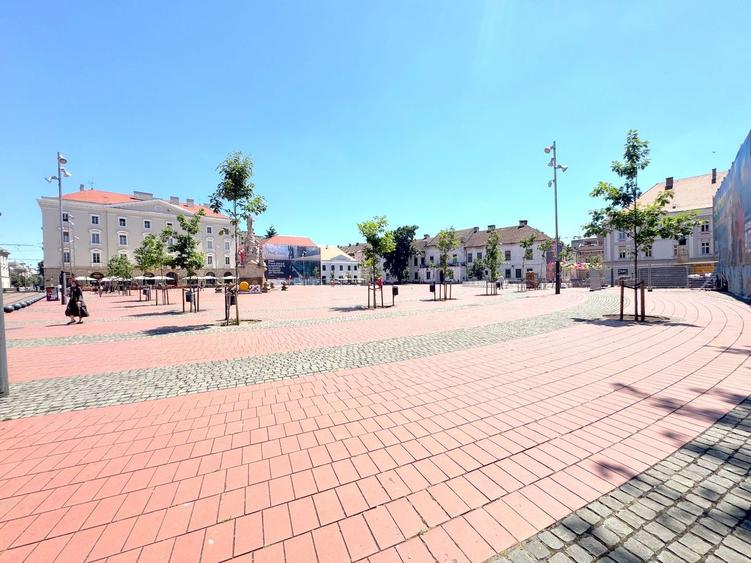 Apartament 3 camere în clădire istorica — Piata Libertatii-comision 0