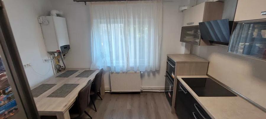 Apartament 3 Camere - Unirii- Centrala Proprie / Parcare