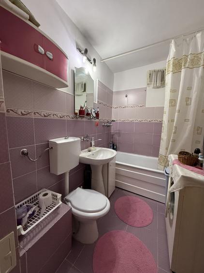 Apartament 3 camere, 68 mp utili + balcon, mobilat si utilat - Soarelui
