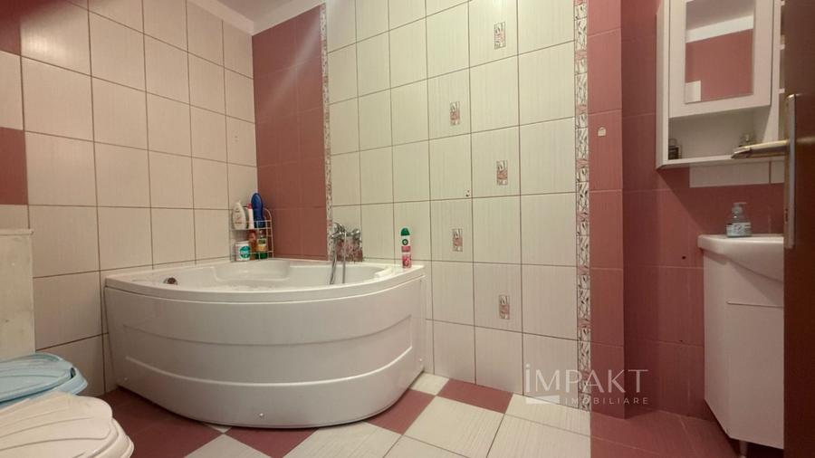 Apartament pe 3 niveluri cu 4 camere in Manastur