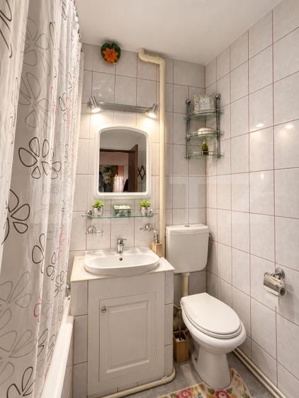 Apartament 3 camere, 65 mp, zona Materna