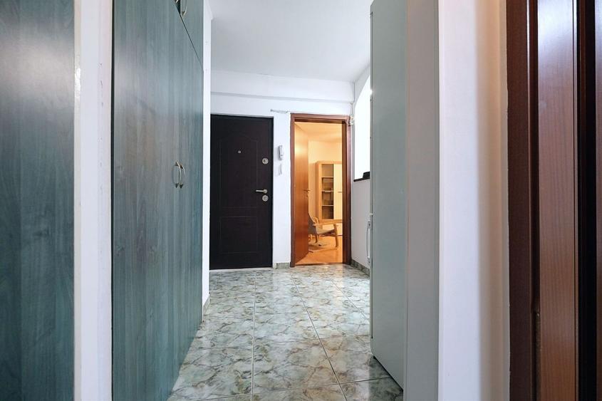 BANEASA-Str. Marinarilor, apartament 2 camere decomandate cu centrala