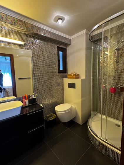 Apartament 4 camere//bloc boutique//parcare//mobilat complet