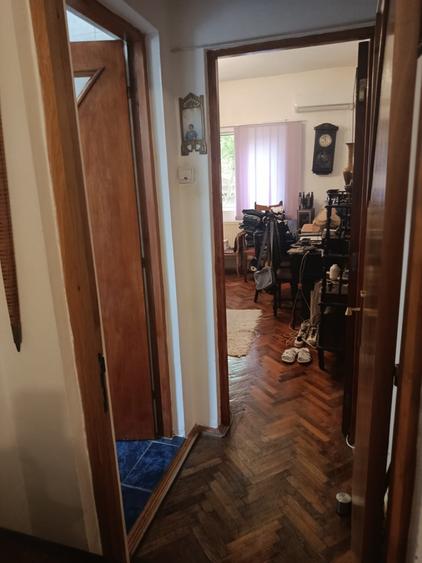 Propun spre vinzare apartament in vila conpusa din P+1E=M