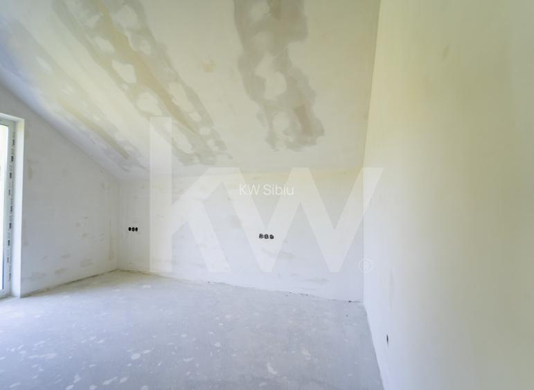 Casă arhitectură modernă cu panoramă spre Munții Făgăraș și Cetatea Cisnădioara - 58