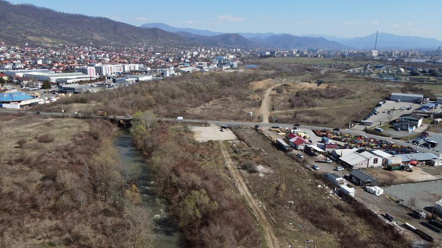 Teren Intravilan de Vânzare – Zonă Industrială, Acces Direct din Strada Europa