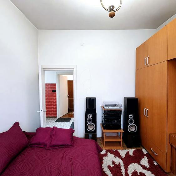 Apartament 3 camere în zona FACULTATII DE LITERE