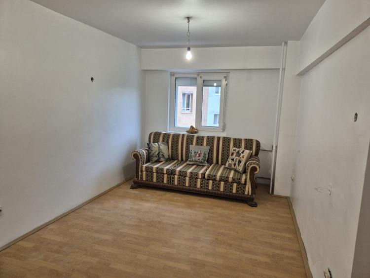 Apartament-de vanzare-4 camere-decomandat-zona Lujerului
