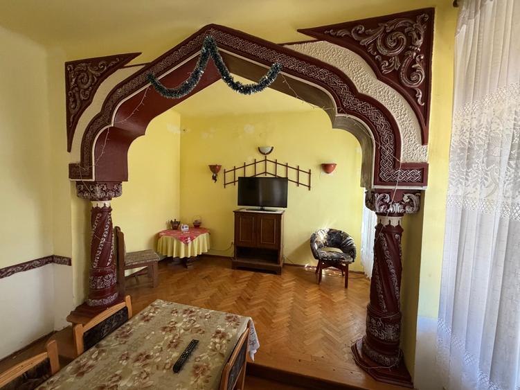 Vilă istorică de vânzare Castel Aura Buzescu Bușteni str. Victoriei nr. 11