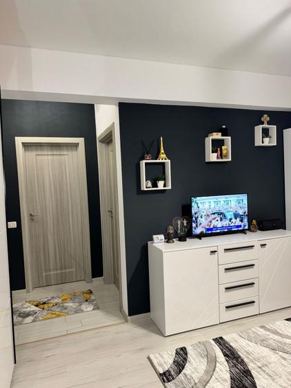 Vand Apartament 2 Camere Lux