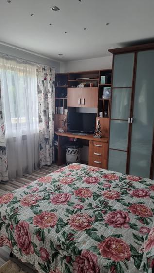 Casă de vanzare in Rm. Valcea-294 mp, teren 958 mp, deschidere la raul Olănești