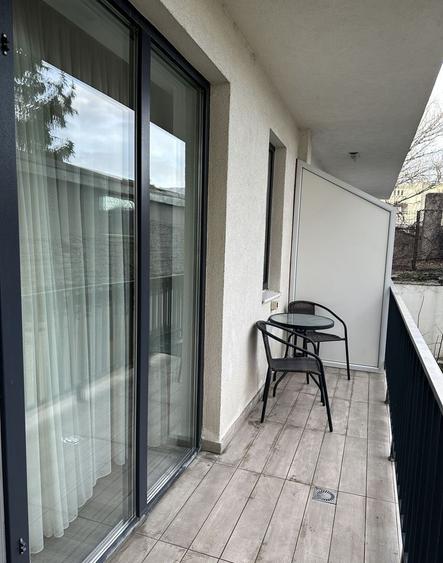 De Închiriat Garsonieră Modernă Unirii- Alba Iulia, Centrală, Curte