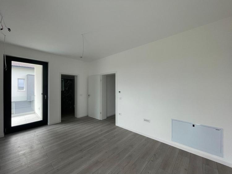 Duplex 4 camere central - Mosnita Veche
