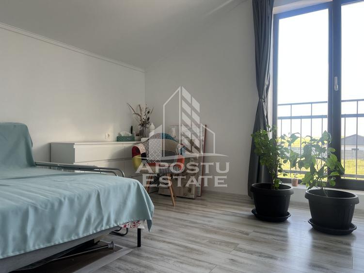 Duplex cu 3 camere, loc de parcare in curte, in Sanandrei