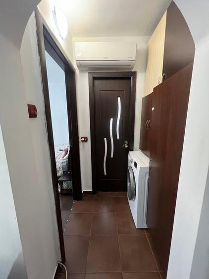 Apartament 2 camere Craiovita Noua, parter inalt cu balcon, centrala termica