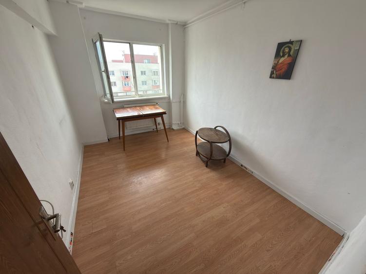 Apartament cu 3 camere in zona Pantelimon, Aleea Vergului, nr. 4