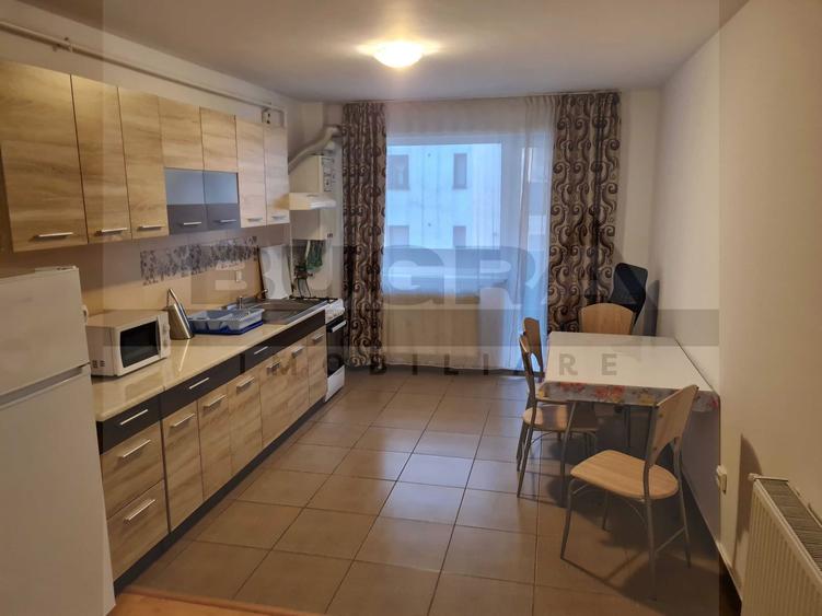 Apartament cu 3 camere, 75 mp, parcare, etaj intermediar, Zona Coposu
