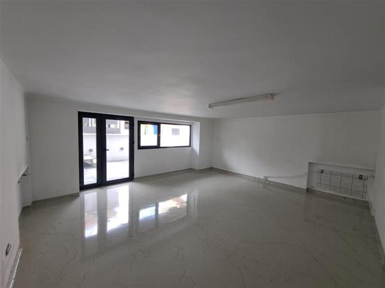 Spatiu comercial, D+P, 165 mp utili, situat in cartierul Plopilor!