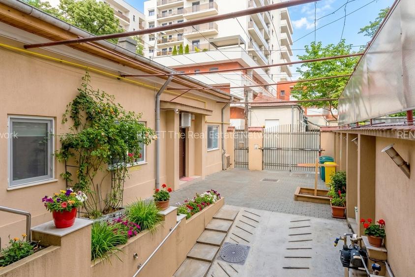 Vilă spațioasă în zona Titulescu, 14 camere - 2
