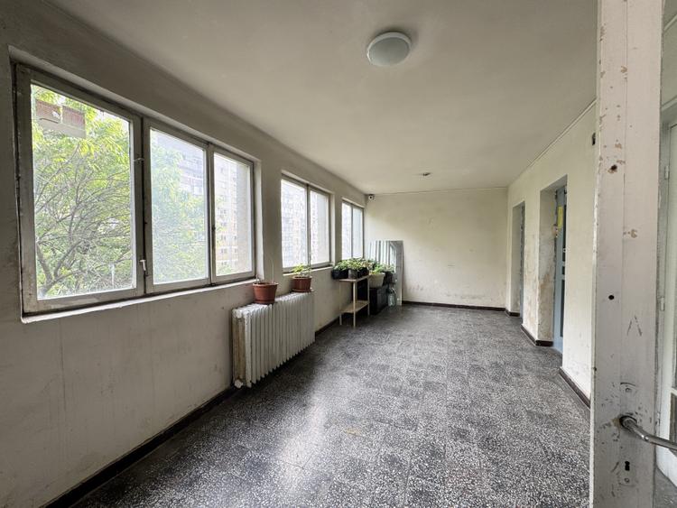 Garsoniera gata de mutare, etaj intermediar, in zona Favorit-Drumul Taberei