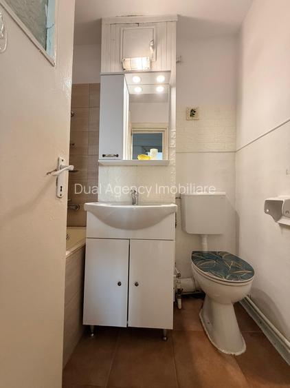 Centru Civic Hala Centrala , apartament 2 camere decomandat , etaj intermediar - 7