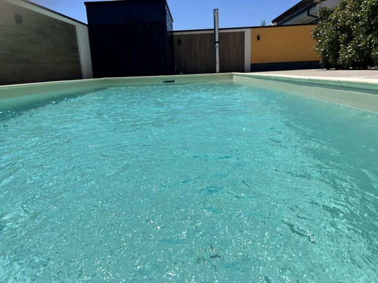 Comision 0%. Vila cu 6 ap. Piscina. Mobilat si Utilat LUX. Asfalt. Braytim.