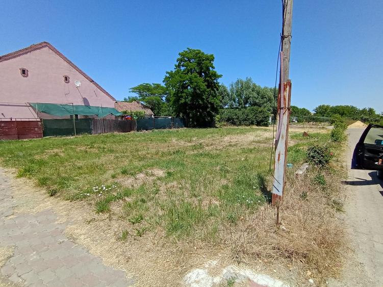 Sanandrei Teren Intravilan In Centru Comunei Pretabil Investie Spatiu Comercial