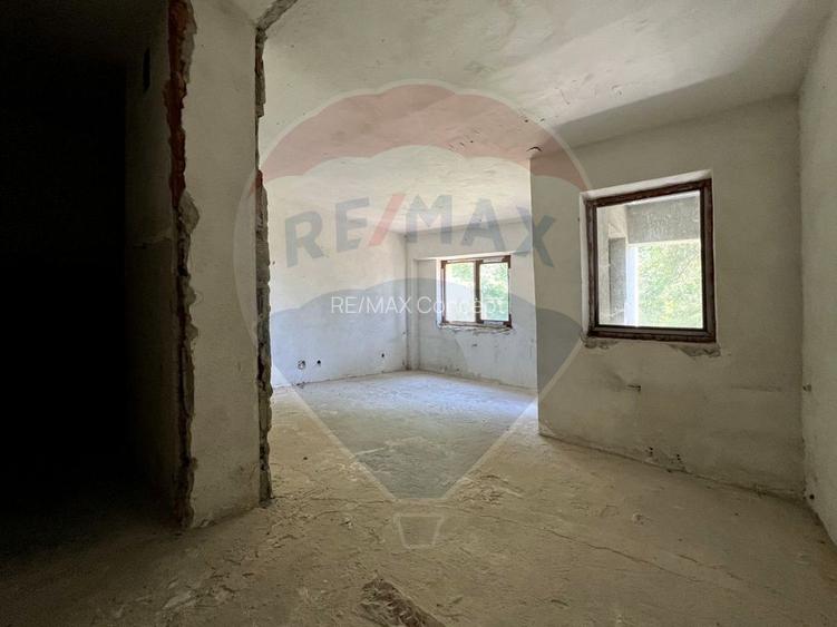Hotel-bază de tratament, edificat în zonă cu ape sulfuroase - 7