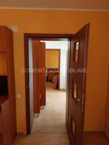 Vanzare casa 3 camere, in curte comuna, - 2