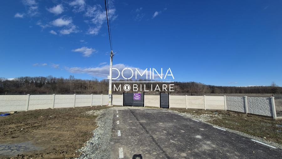 Vânzare teren intravilan împrejmuit - zonă liniștită, Drăguțești