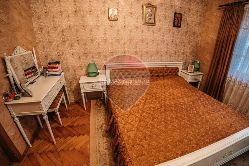 DE VANZARE Casă-muzeu în Răzvad | Reședință unică, 391 mp - 21