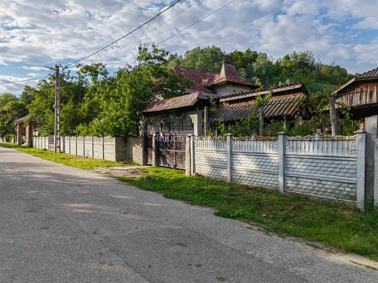 De vanzare casa in satul Plopu, comuna Hurezani, jud. Gorj - 2