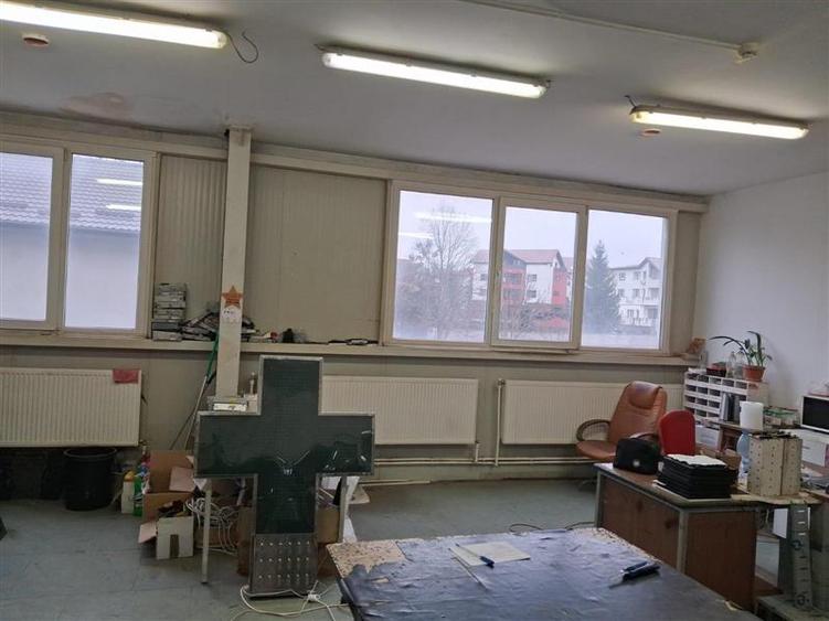 Spatiu comercial 1197 mp utili, 1000mp teren - Valea Lupului , Iasi