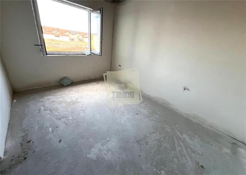 Casa la alb 2 bai 2 balcoane si curte 170 mp in Sibiu