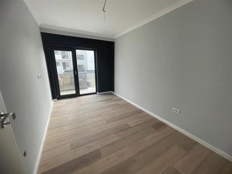 Apartament etajul 1 cu 2 camere cu balcon si parcare pe Doamna Stanca