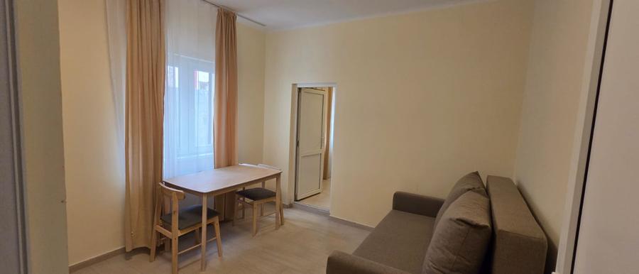 Apartament 3 camere, 15 Noiembrie, parter la casa, renovat, 80 mp, parcare!