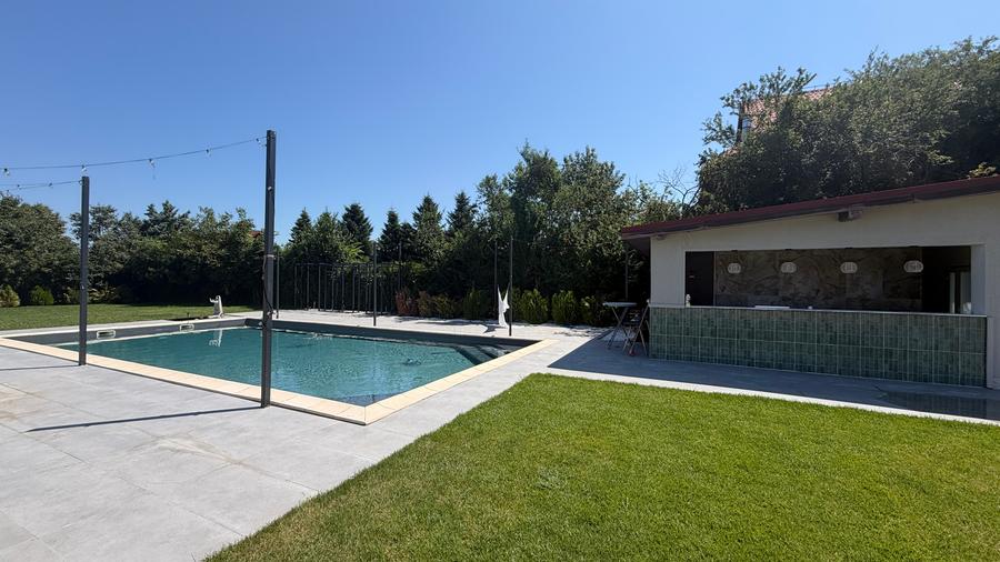 Vilă premium 10 camere  cu piscină și teren de 1.300 mp zona Pipera