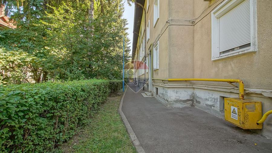 Apartament 2 camere decomandat, str. Crișana, langă Piața Dacia
