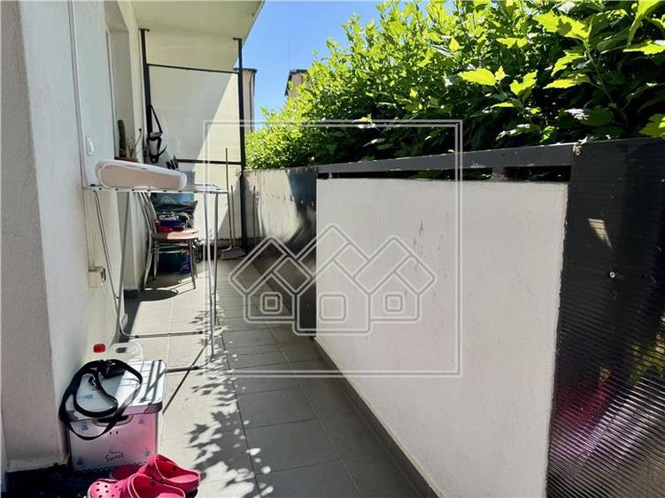 Apartament cu 3 camere, mobilat si utilat, zona linistita