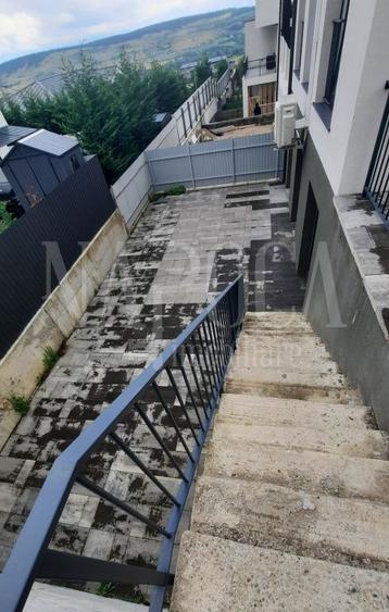 Birou de vanzare in Floresti