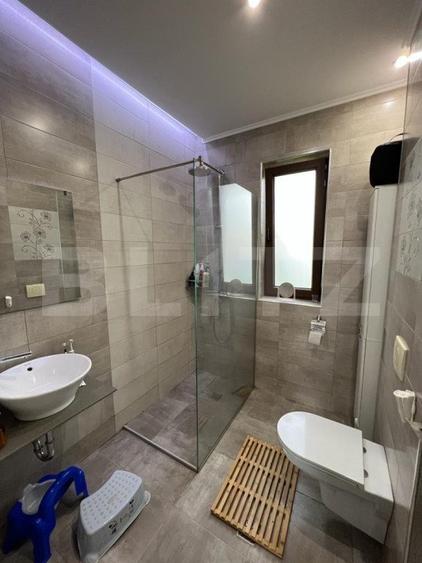 Casa cu 4 camere, 150 mp, teren 1000 mp, zona Bercu Rosu