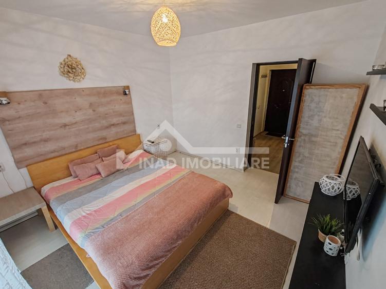 Apartament 3 camere, 2 balcoane, parcare, mobilat si utilat, Str.Porii