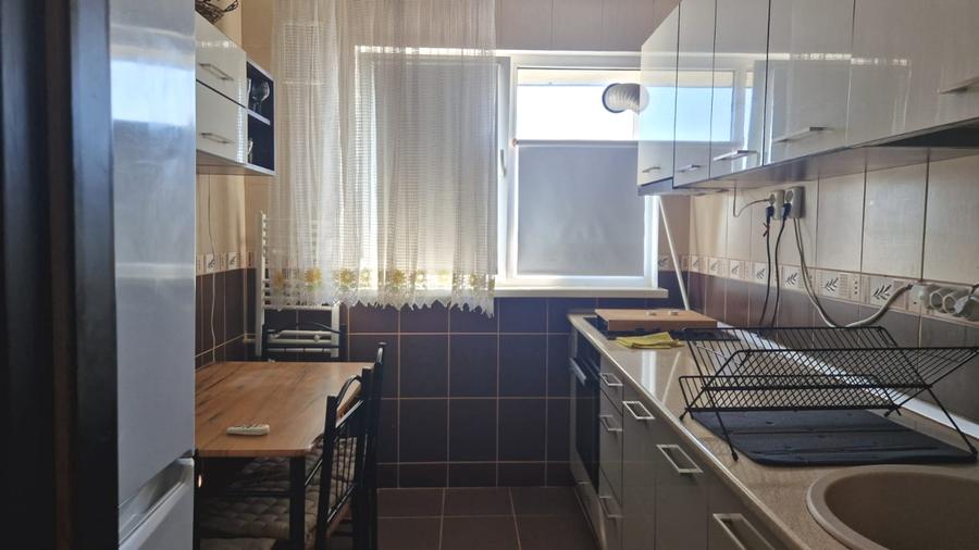 Apartament 2 camere, semidecomandat, 50 mp, balcon, ac, metrou Bucurestii Noi
