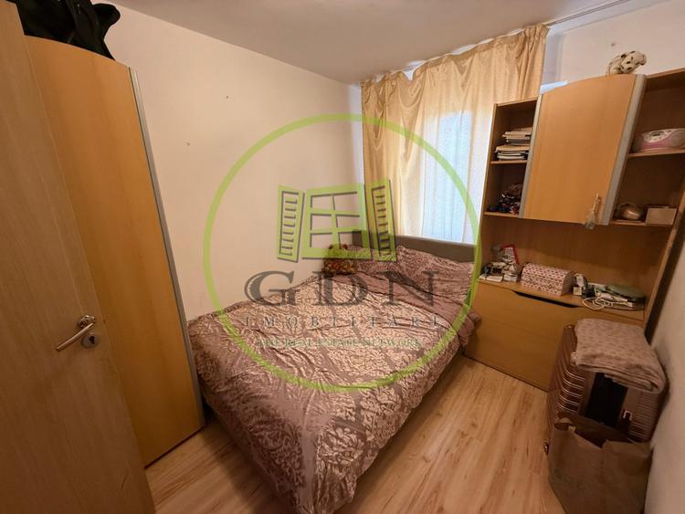 Apartament de 3 camere, semidecomandat, 55mp, Craiovita Noua, zona Lidl